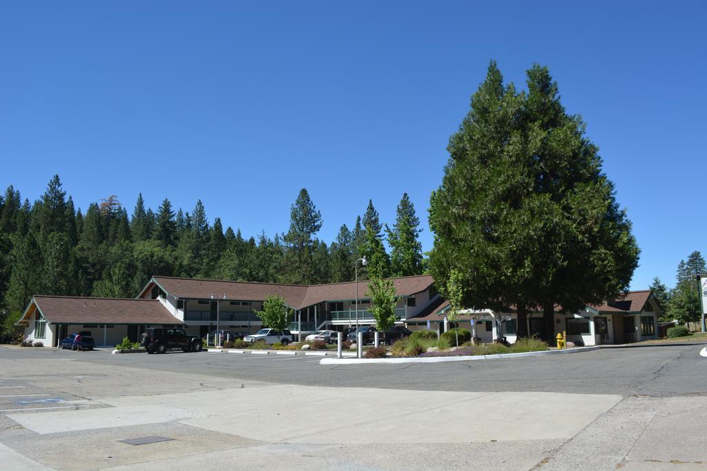 Pioneer Inn & Suites Volcano Exteriör bild