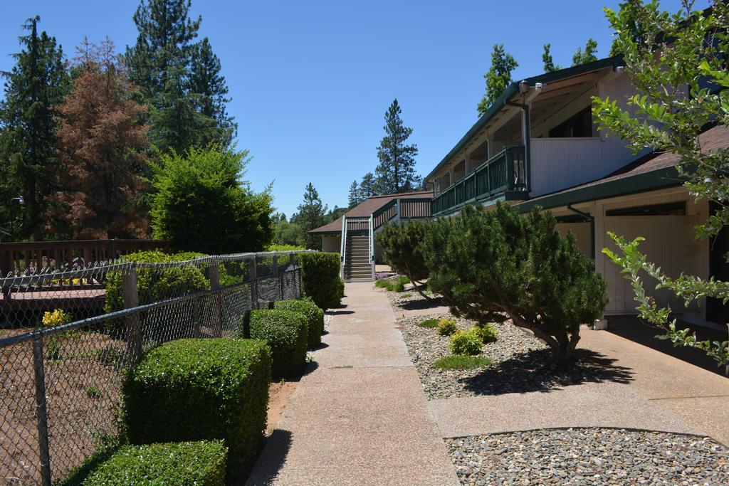 Pioneer Inn & Suites Volcano Exteriör bild