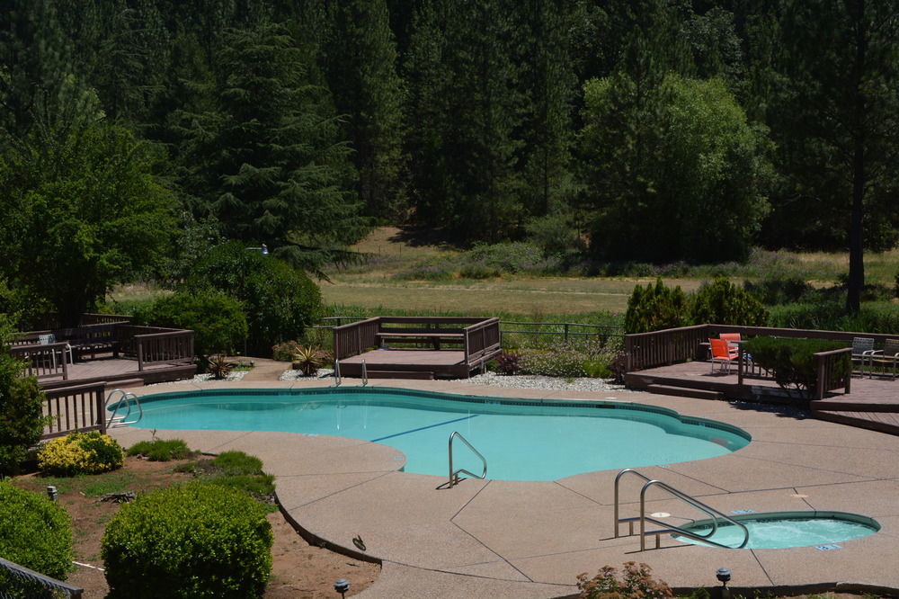 Pioneer Inn & Suites Volcano Exteriör bild